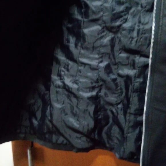 Black Leather Vest with Zipper Pockets - Picture 10 of 12